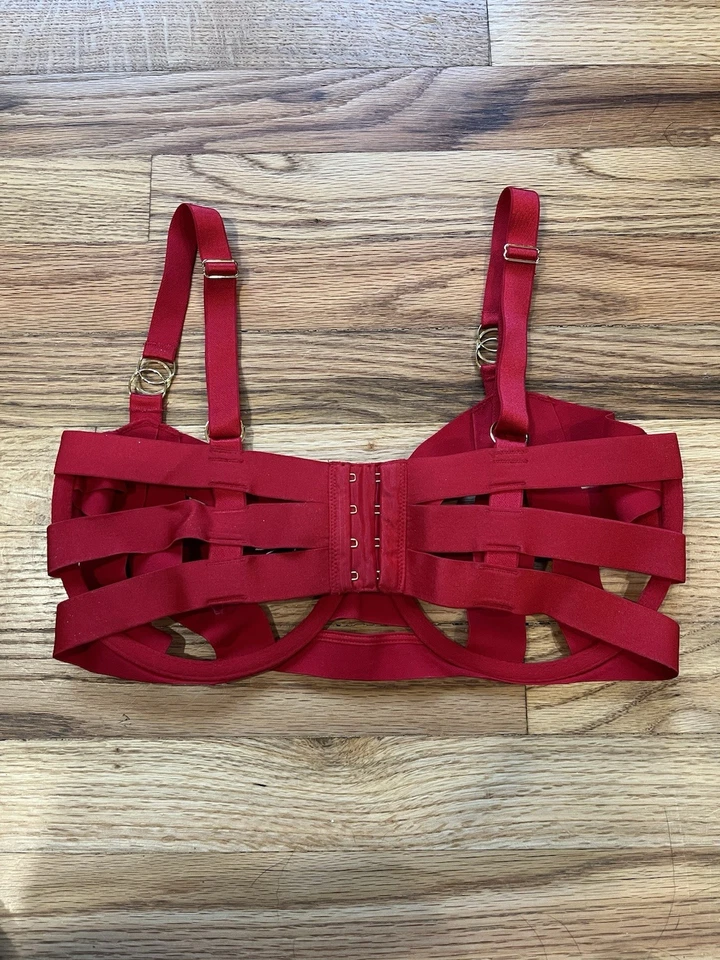 Balconet Victorias Secret Rojo Tirantes Talla 36DD Foto 4 de 4