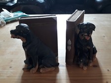 2 Serre Livres Avec Rottweiler Et Son Chiot