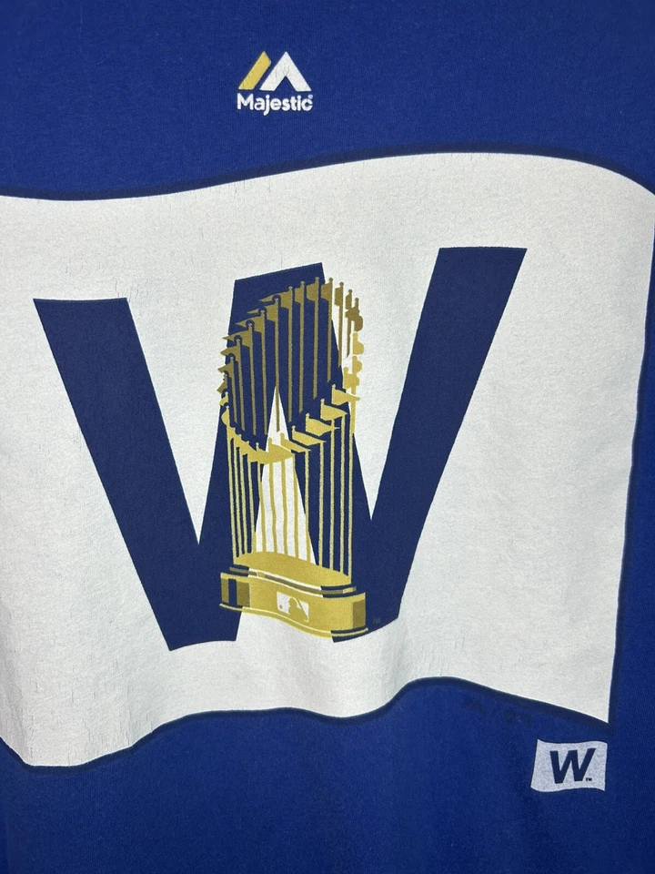 Camiseta azul Majestic Chicago Cubs Win Flag tamanho XL - Imagem 2 de 4