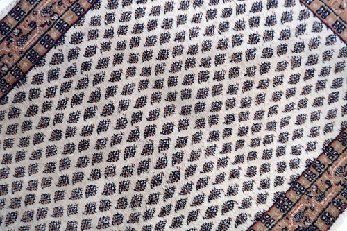 Handmade vintage Indian Seraband rug 2.9' x 5.2' (89cm x 160cm) 1970s - 1C897 - Picture 7 of 9