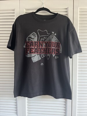 Majestic Chicago Blackhawks  Earn Your Feathers  Short Sleeve Sz L