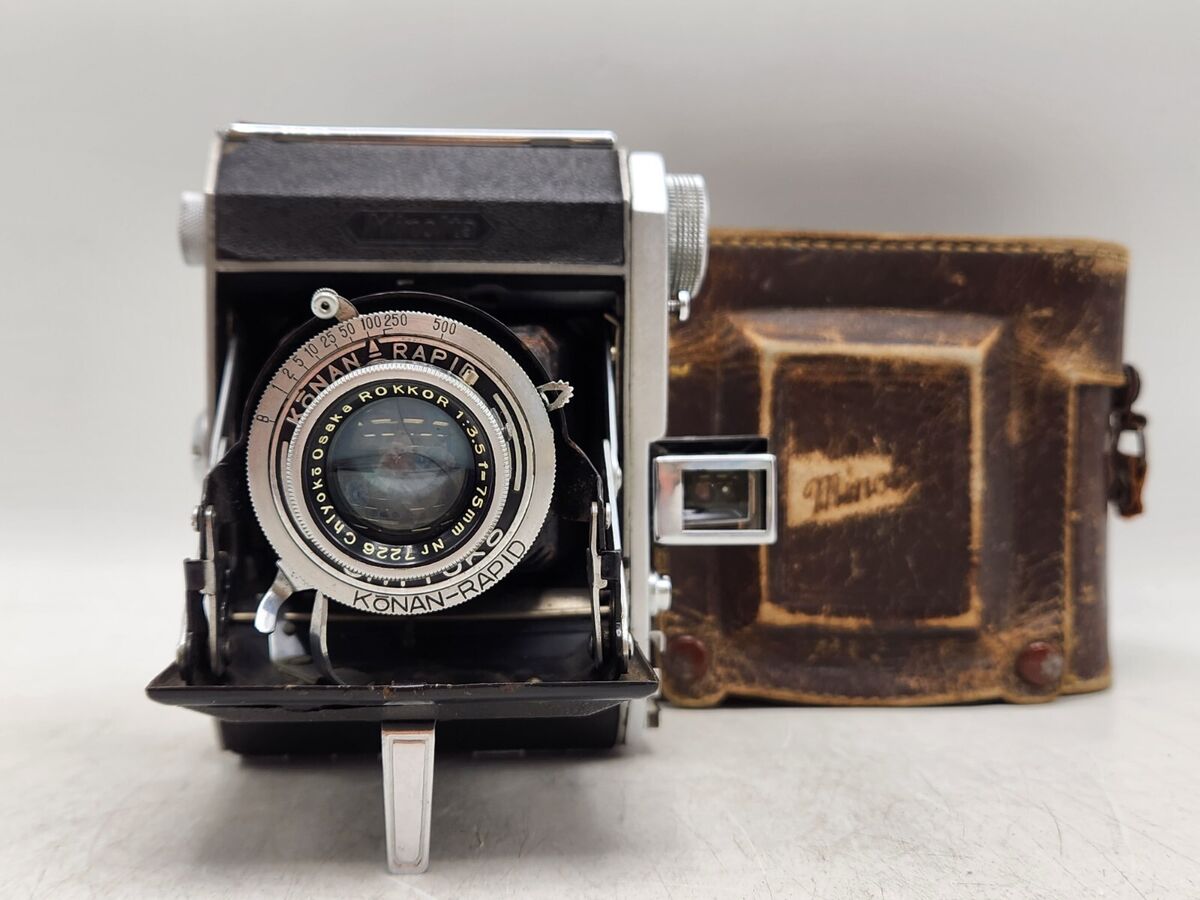 Vintage Minolta Chiyoko 120 Folding Camera w/ 75mm F3.5 Lens Vintage Minolta Chiyoko 120 Folding Camera w/ 75mm F3.5 Lens
