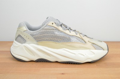 CLEAN Adidas Yeezy Boost 700 V2 Cream 