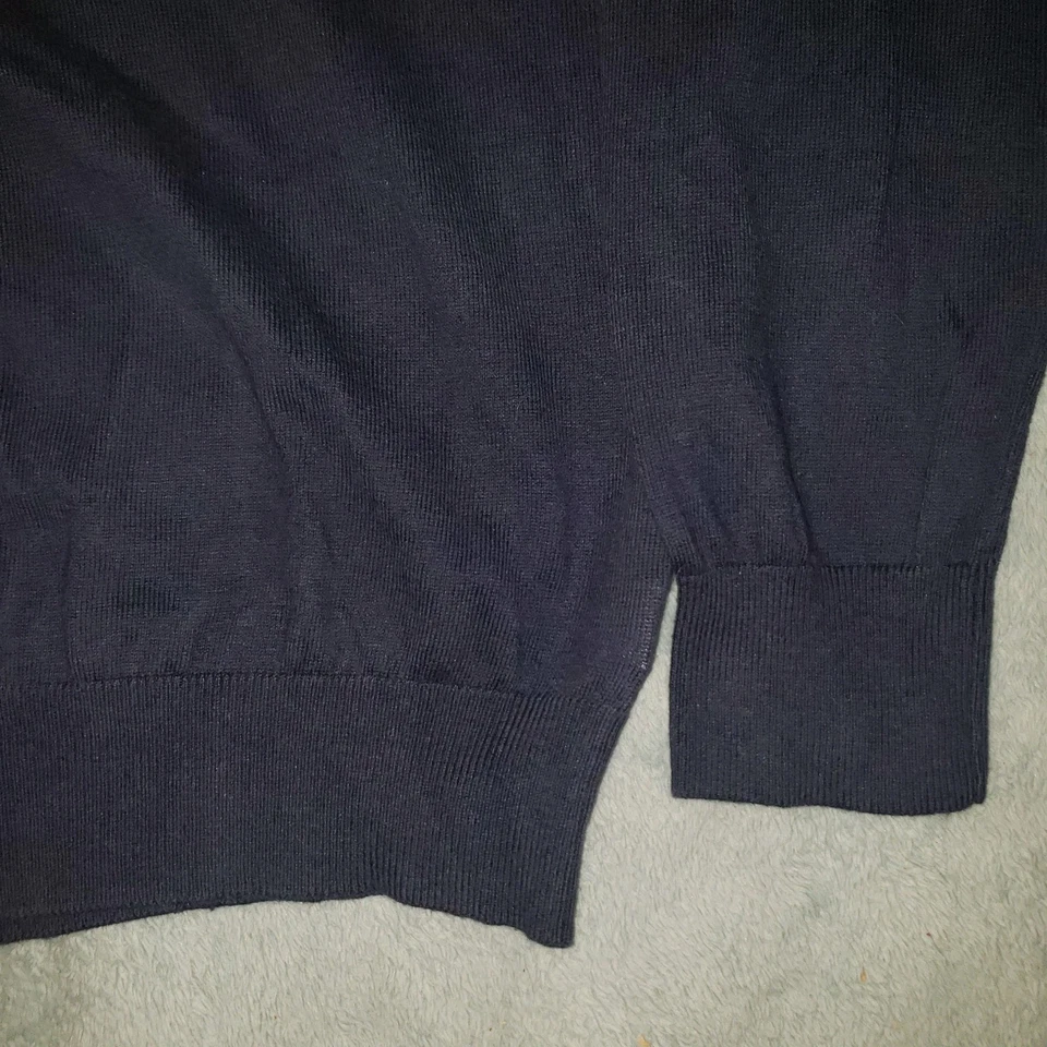 New IZOD Men's V-Neck Navy Blue Knit Sweater Size Large - Image 3 of 4