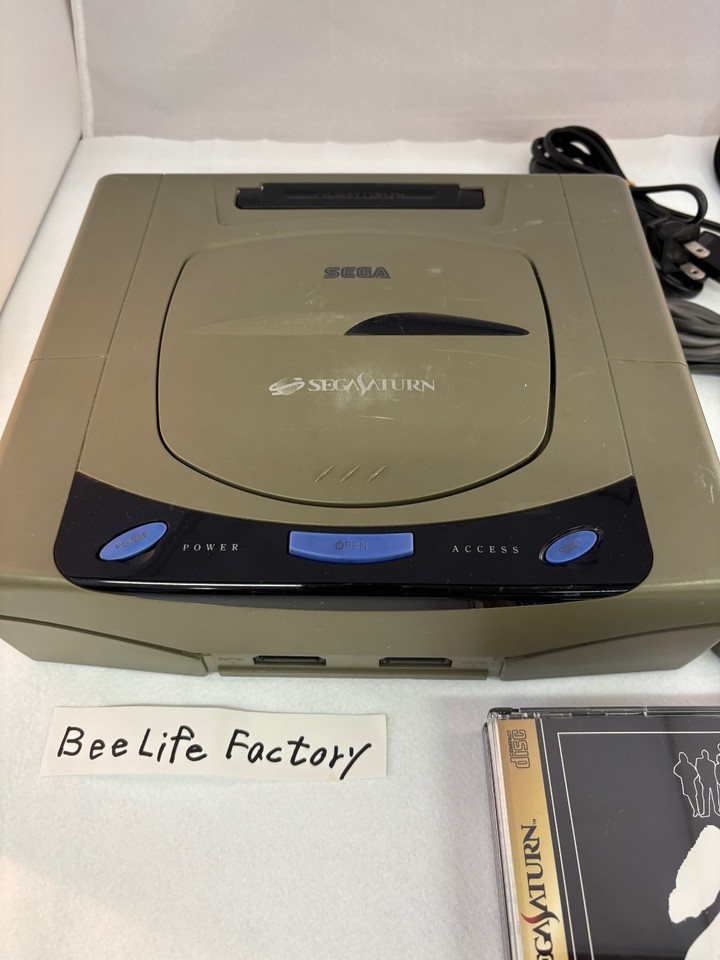 Console SEGA Saturn HST-3210 in scatola con controller modello Japan