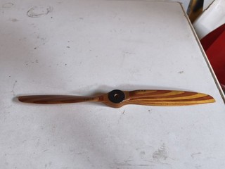 CAX 14x10 A Holz Propeller