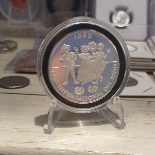 1982 Panama 10 Balboas Coin - Año Internacional del Niño - Uncertified