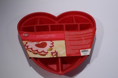Wilton Pull Apart Silicone Baking Molds Heart Shape New With Tag