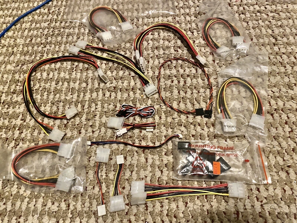 Gran Lote Cables de Computadora Adaptadores Cubridores VGA A DVI Molex Serie ATA Etc Foto 2 de 4