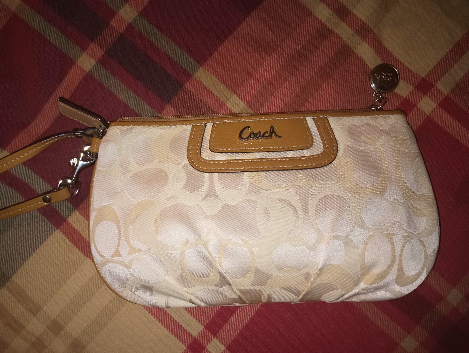 coach wristlet, Preowned, Excellent Condition