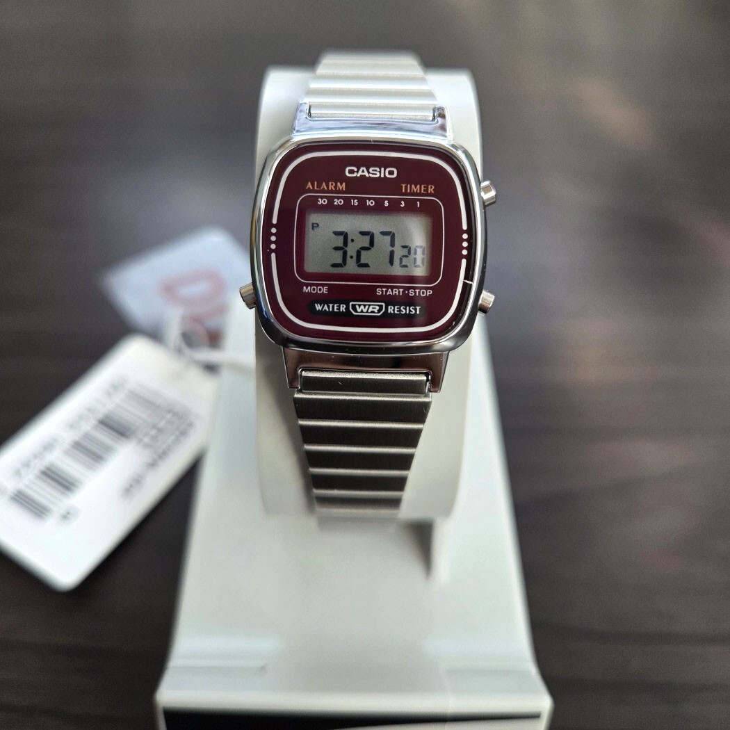 Casio LA-670WA-4DF quartz digital Women Watch Original NEW