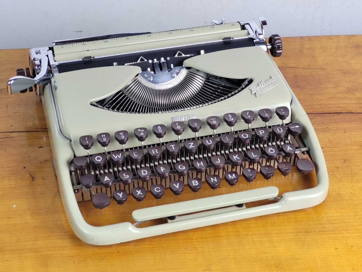 COLLECTIBLE TYPEWRITER GROMA KOLIBRI BRILLANT NECKERMANN - NO RISK