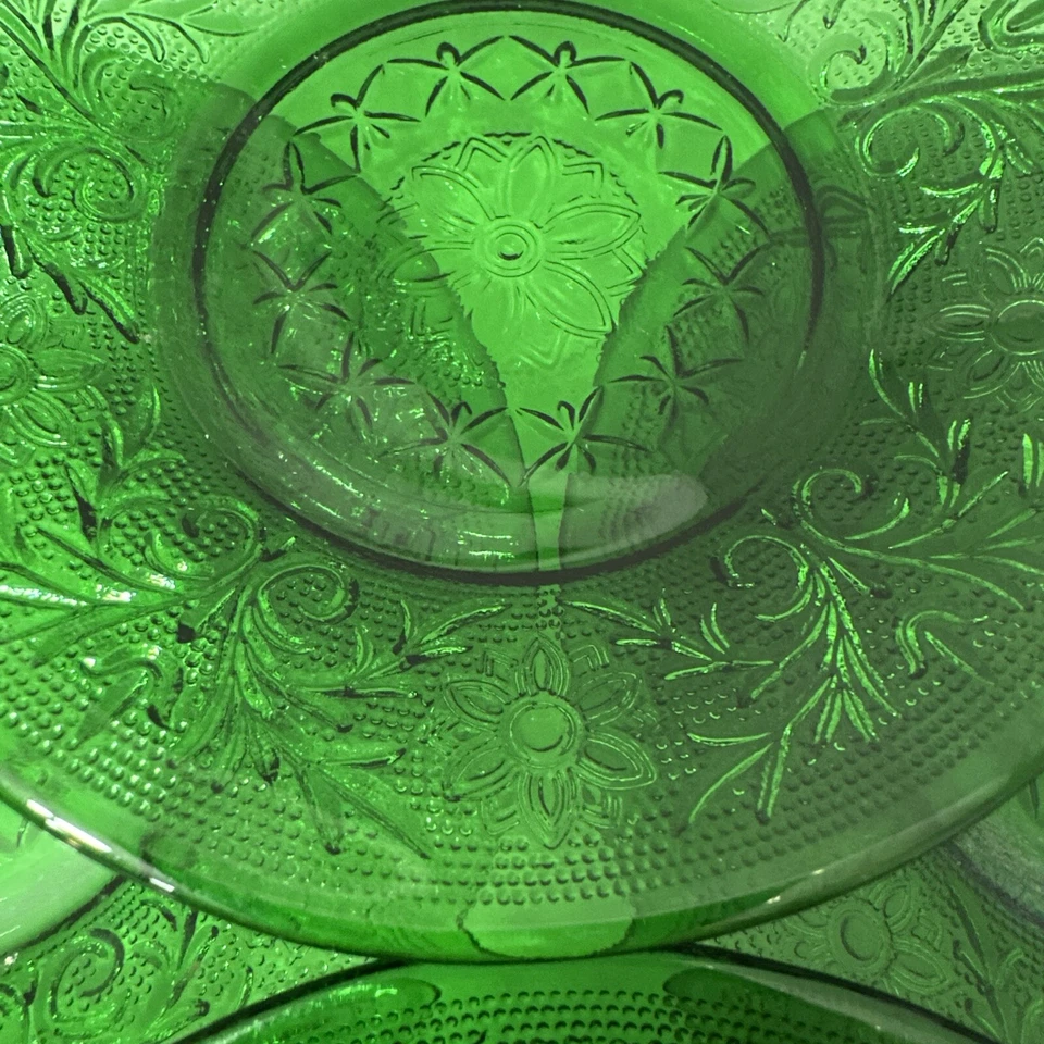 Set Of 4 Vintage Emerald Green Sandwich Depression Glass 4.5" Saucer - Image 3 of 4