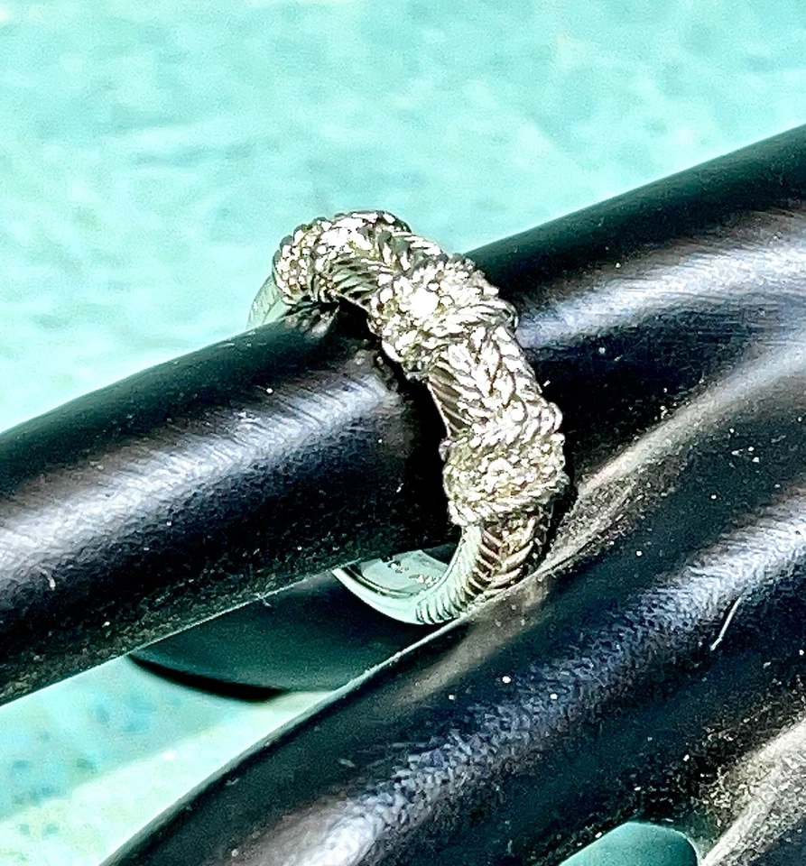 Anillo Judith Ripka Plata Esterlina Diamonique Circonita Talla 8 Excelente Estado Foto 2 de 4