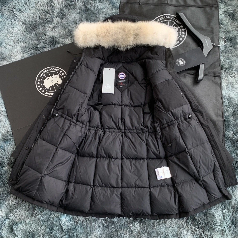 Canada Goose Trillium Parka 6660W Black Women's down Relaxed fit - Image 4 of 4