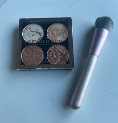 Makeup Revolution London Highlighter Cheek Kit Palette Don't Hold Back W/Brush