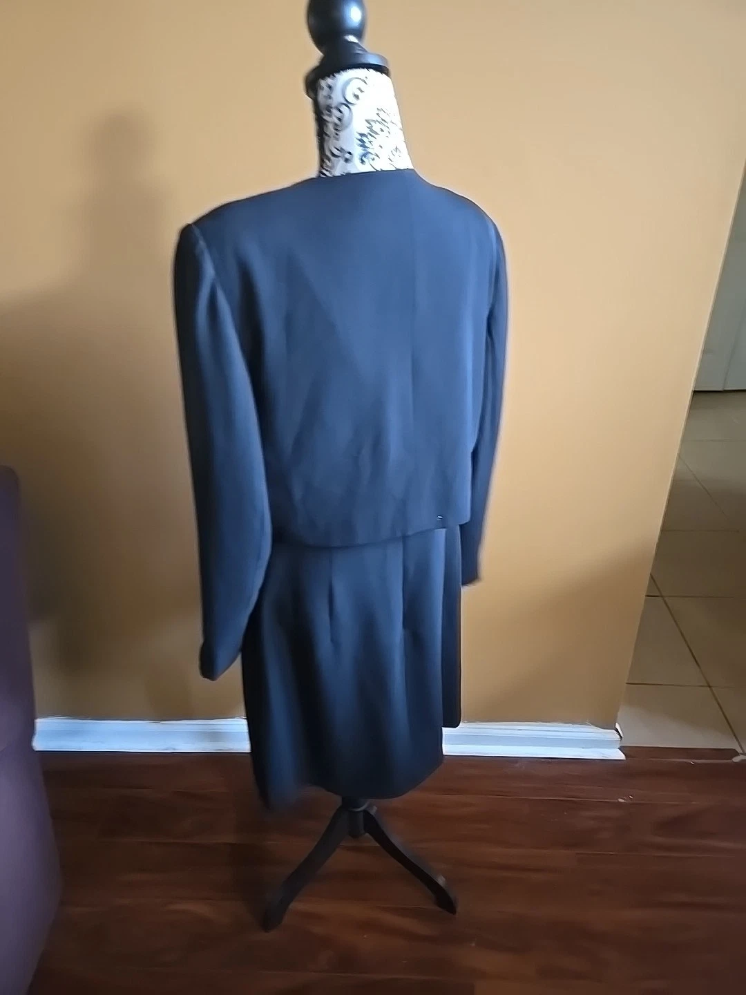 VETEMENTS Giacca bianca e nera con abito combinato Liz Claiborne