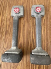 (2) ROBERTS CARPET INSTALLATION KNEE KICKER, STRETCHER 10-412