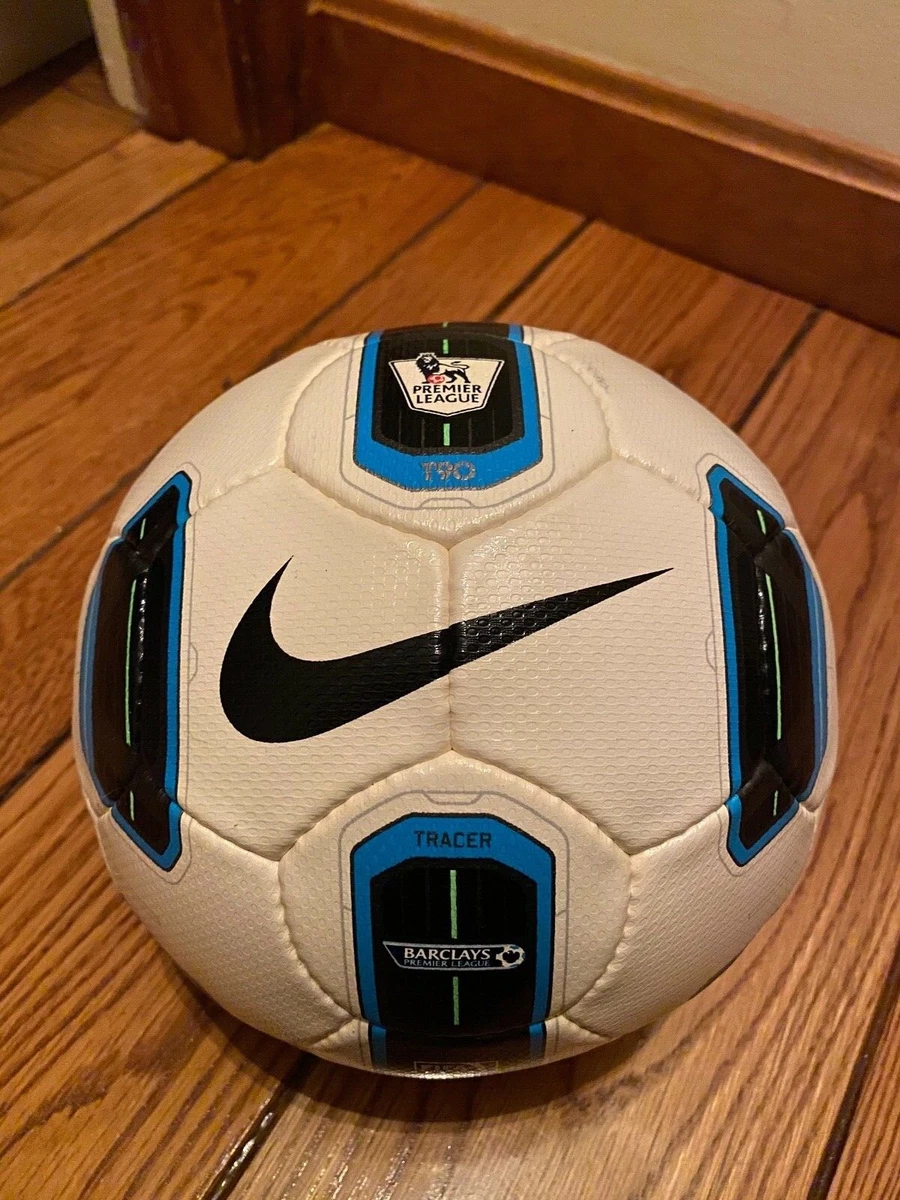 Nike tracer hotsell