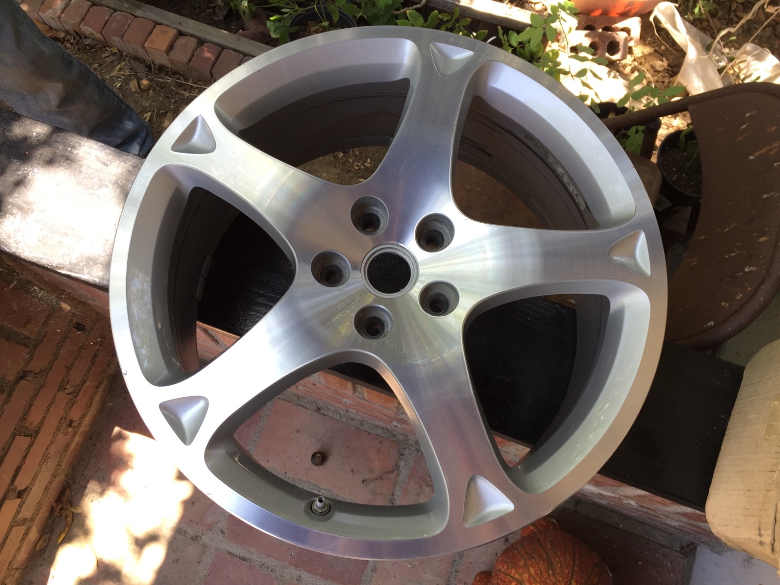 19" FERRARI CALIFORNIA OEM FACTORY ORIGINAL MADE IN ITALY (1) FRONT SPARE WHEEL.