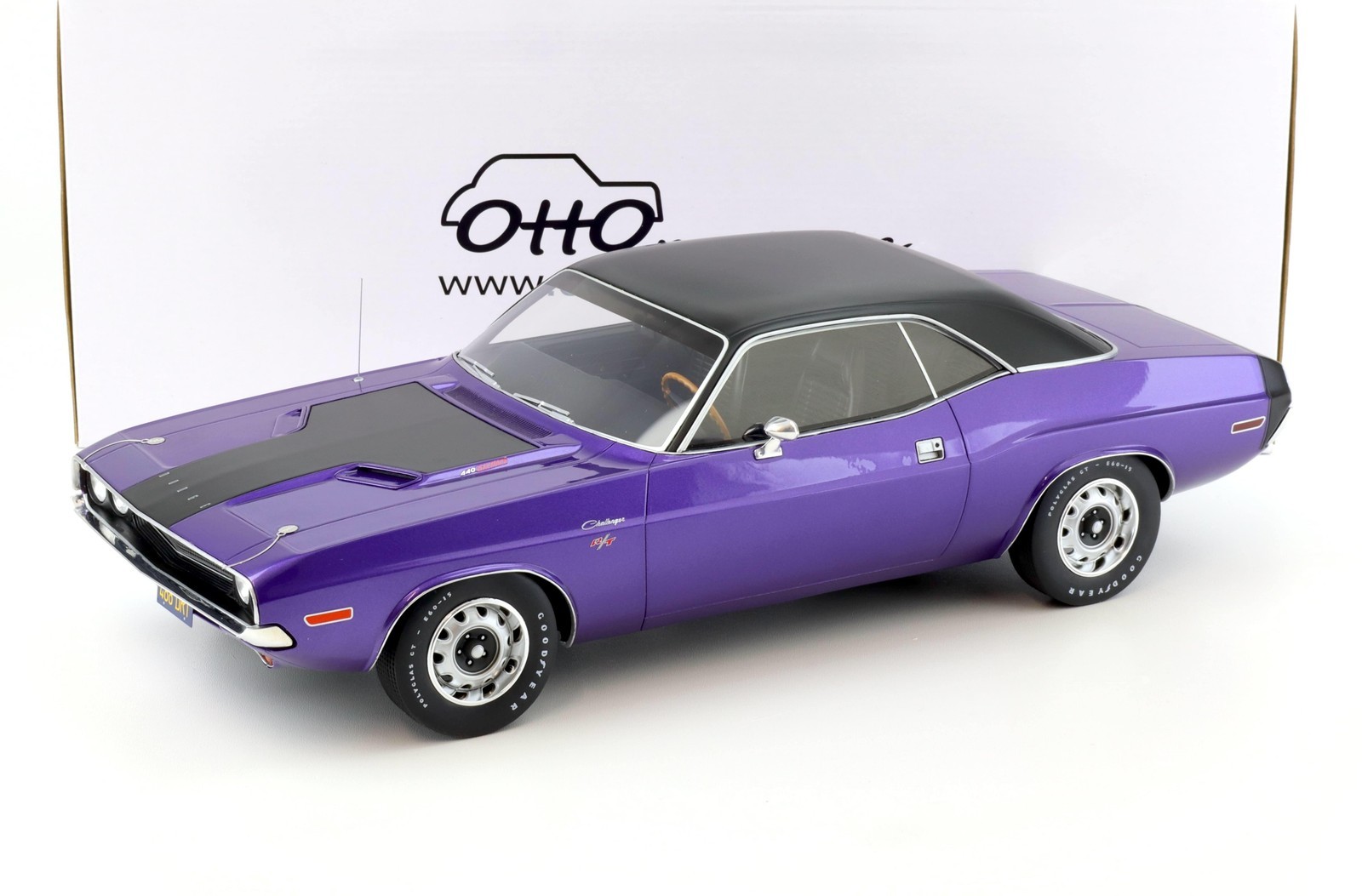 1:12 Otto Mobile G083 Dodge Challenger R/T Coupe 1970 Plum Crazy