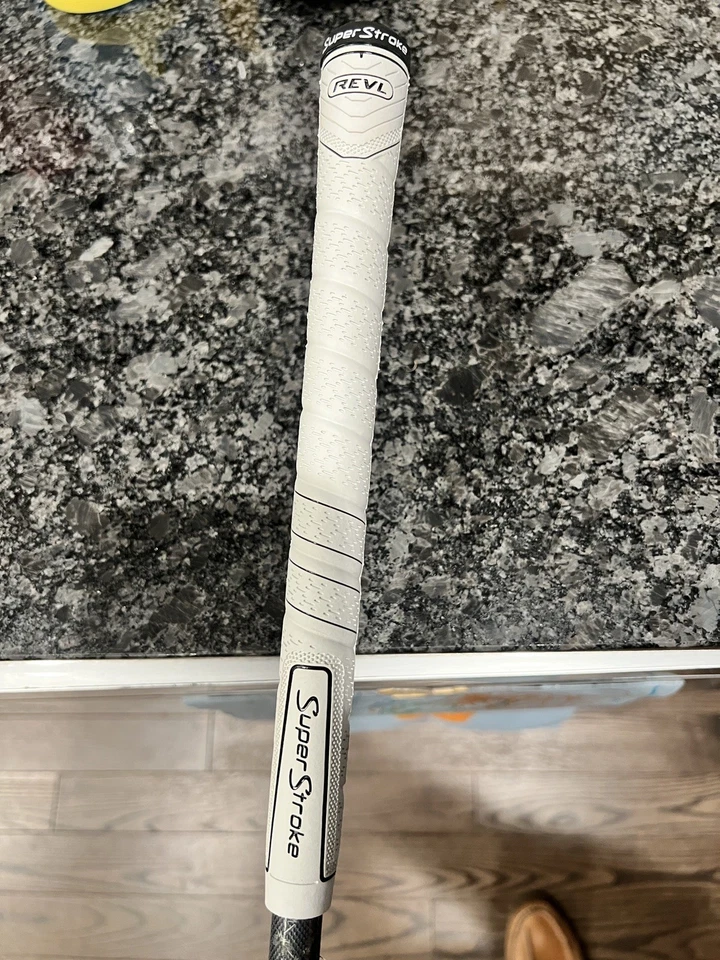 Titleist TSR2 18* 5-Madera Flex Regular Mitsubishi Tensei Azul Buen Agarre Tamaño Mediano Foto 2 de 4