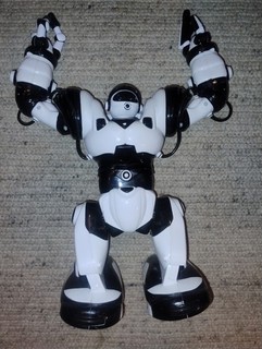 Woo Wee Robosapien Spielzeug Roboter defekt an Bastler