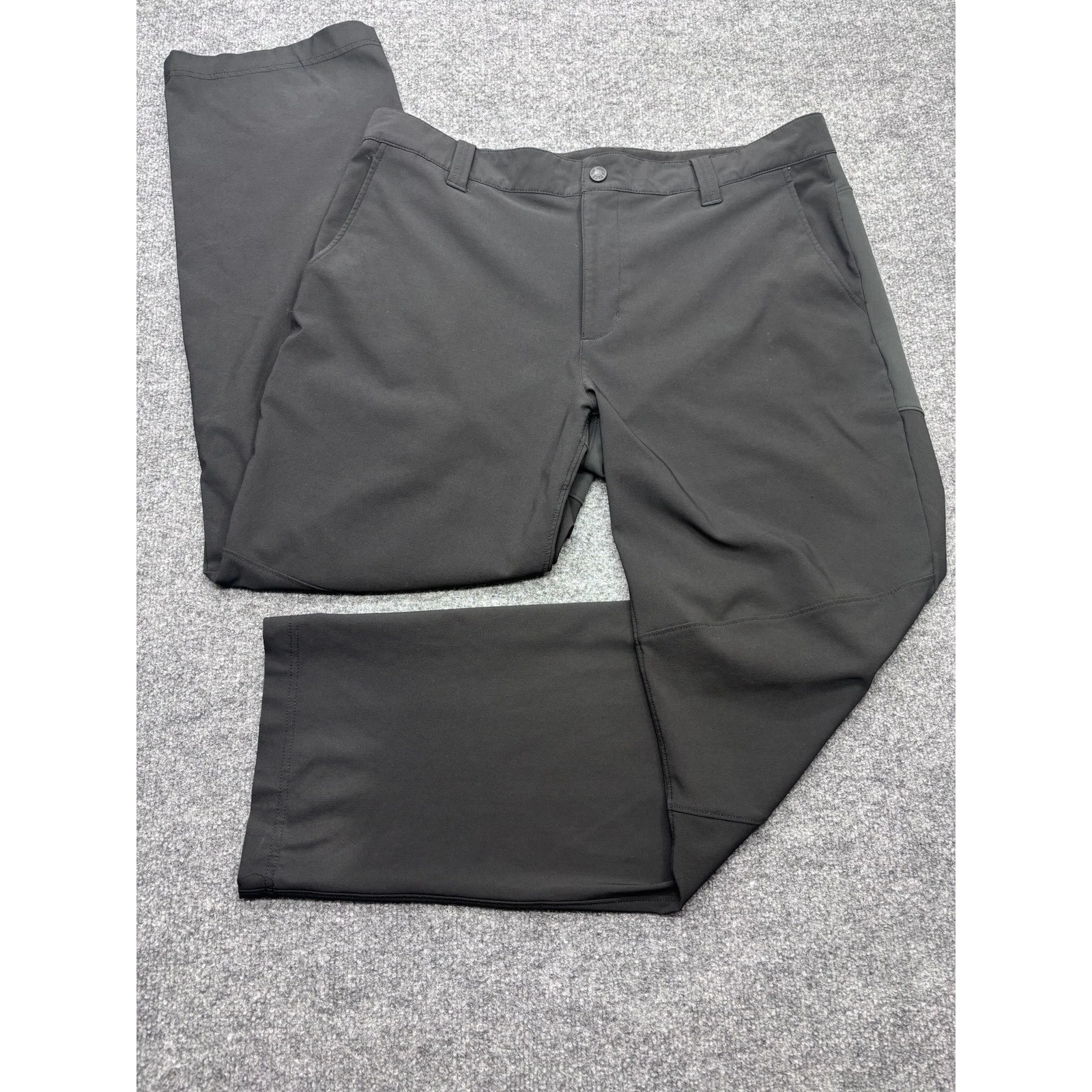 The North Face Mens Black Softshell Hiking Pants Articulated Knee Size 38
Opens in a new window or t