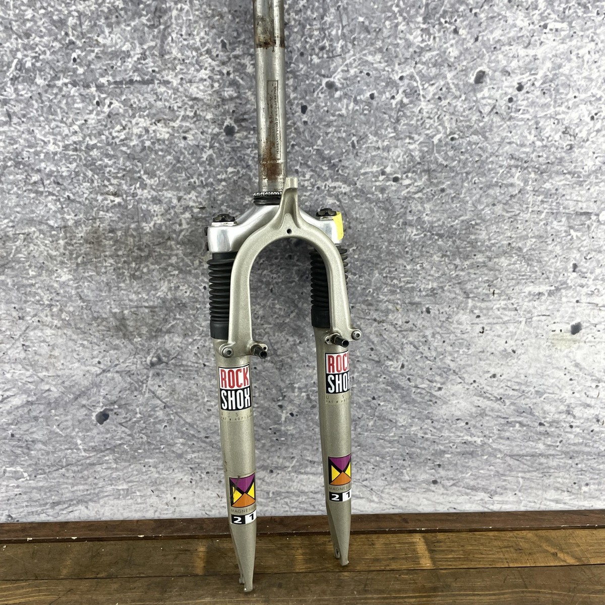Vintage RockShox Mag 21 Suspension Fork 1 1/8