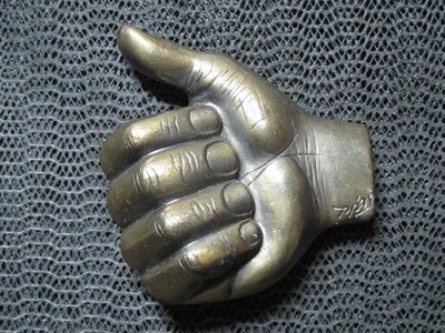 THUMBS UP CUT OUT HIPPIE BELT BUCKLE! VINTAGE! RARE! GABC! 1979! HEAVY! USA!