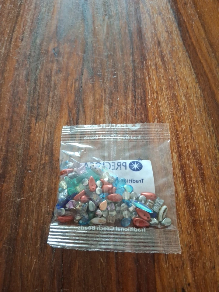 PRECIOSA CZECH BEAD MIXES. - Image 4 of 4