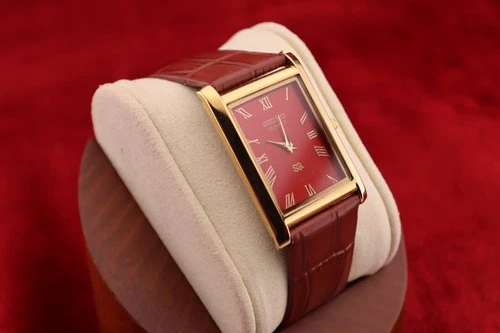 ⌚✨ Vintage Seiko Slim Quartz Gentlemen's Red Dial ,Light Brown Dress Watch