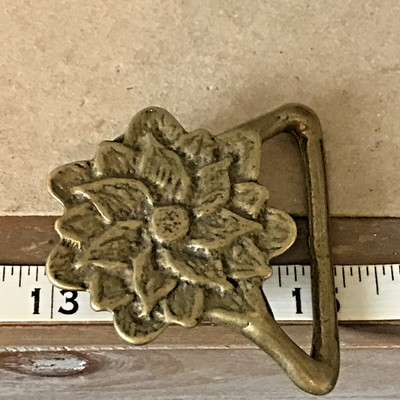 Poinsettia Flower 1970s Trinity Solid Brass Vintage Belt Buckle  ~Z46~