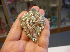 Vintage MCM Art Deco Style Green Aurora Borealis Rhinestone Pin Brooch #B126