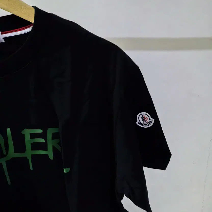 Moncler Men's M Short Sleeve T-Shirt, Black, Size M thumbnail 2