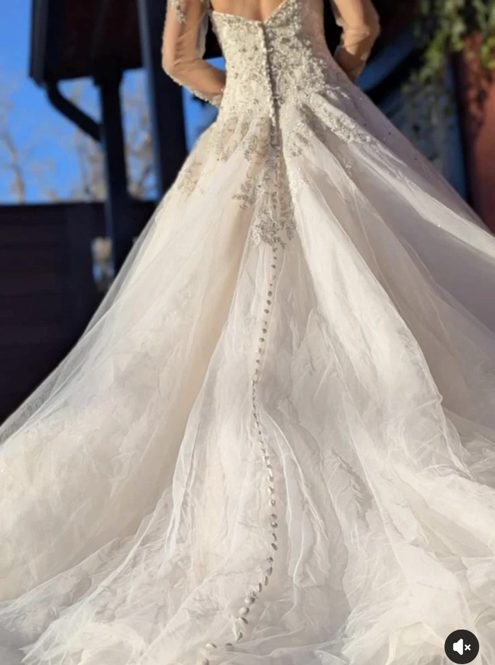 Precioso vestido de novia para mujer talla 4 de tul con cuentas marfil nunca usado Foto 3 de 3