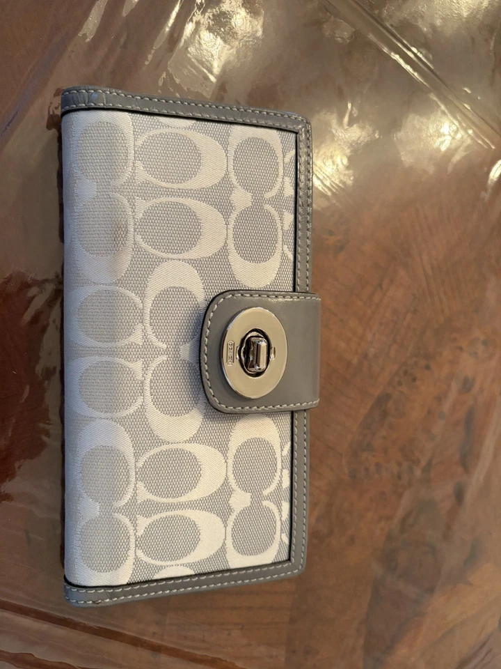 Coach Legacy Slim Gray Envelope Wallet Signature Leather Trifold Turn lock - Image 4 of 4