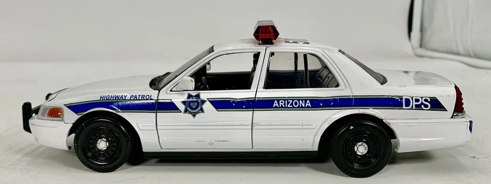 Motormax 1/24 Arizona DPS Policía Estatal Ford Crown Victoria 73529 Foto 2 de 4