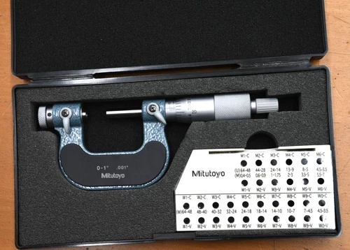Mitutoyo 126-137 Screw Thread Micrometer 0-1" .001 W/ Case
