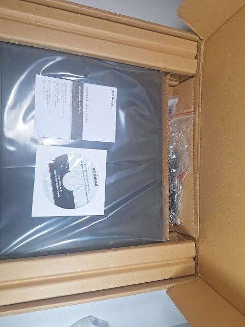 Edimax 24 ES-5224P port 10/100mbps Fast Ethernet PoE Network Switch - Image 3 of 4