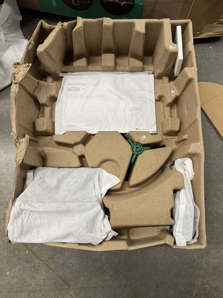 iRobot Roomba Vac Essential Robot Vacuum (Q0120) Easy to use, Power