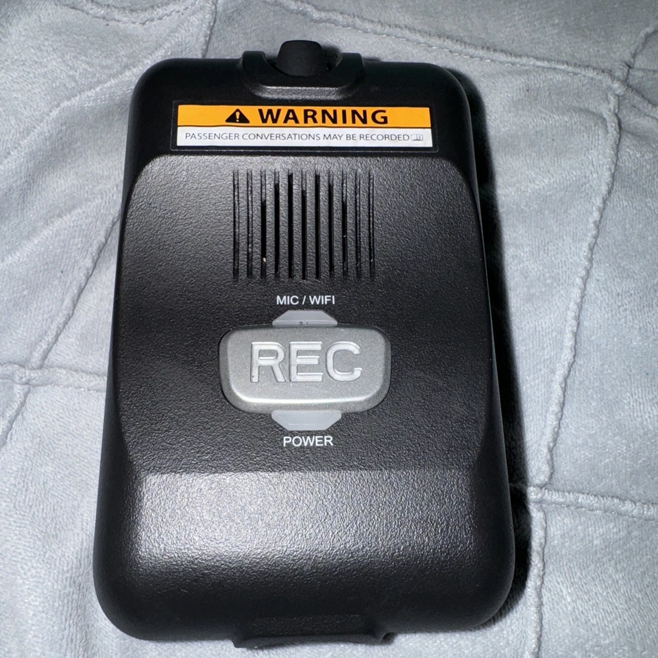 Cámara de tablero de fábrica Nissan 4k.  Foto 3 de 4