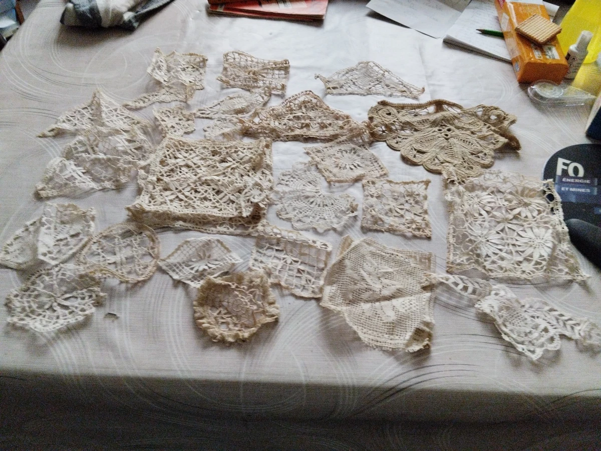Lot De Dentelles Anciennes Pour Travaux Manuels Et Couture