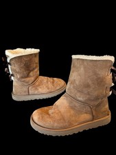 UGG Australia Bailey Bow II chestnut suede and sheepskin lined boots Womens 9