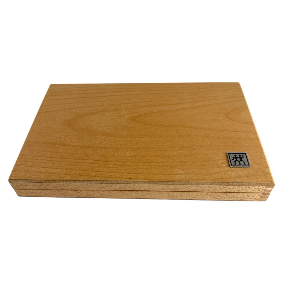Juego de cuchillos para carne Zwilling contemporáneos de acero inoxidable de 8 piezas en caja de regalo de madera Foto 4 de 4