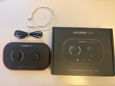 Focusrite Vocaster One Podcast USB Audio-Inte...