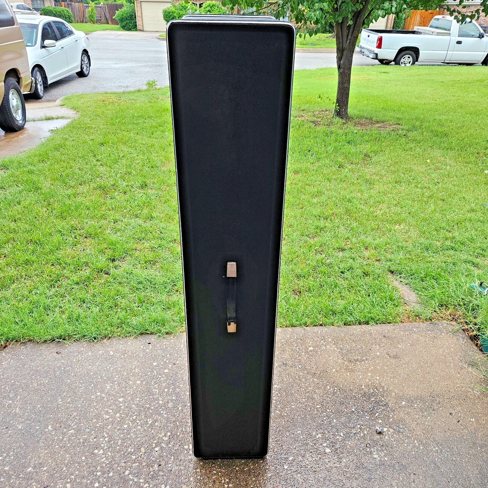 Picture 3 of 8
