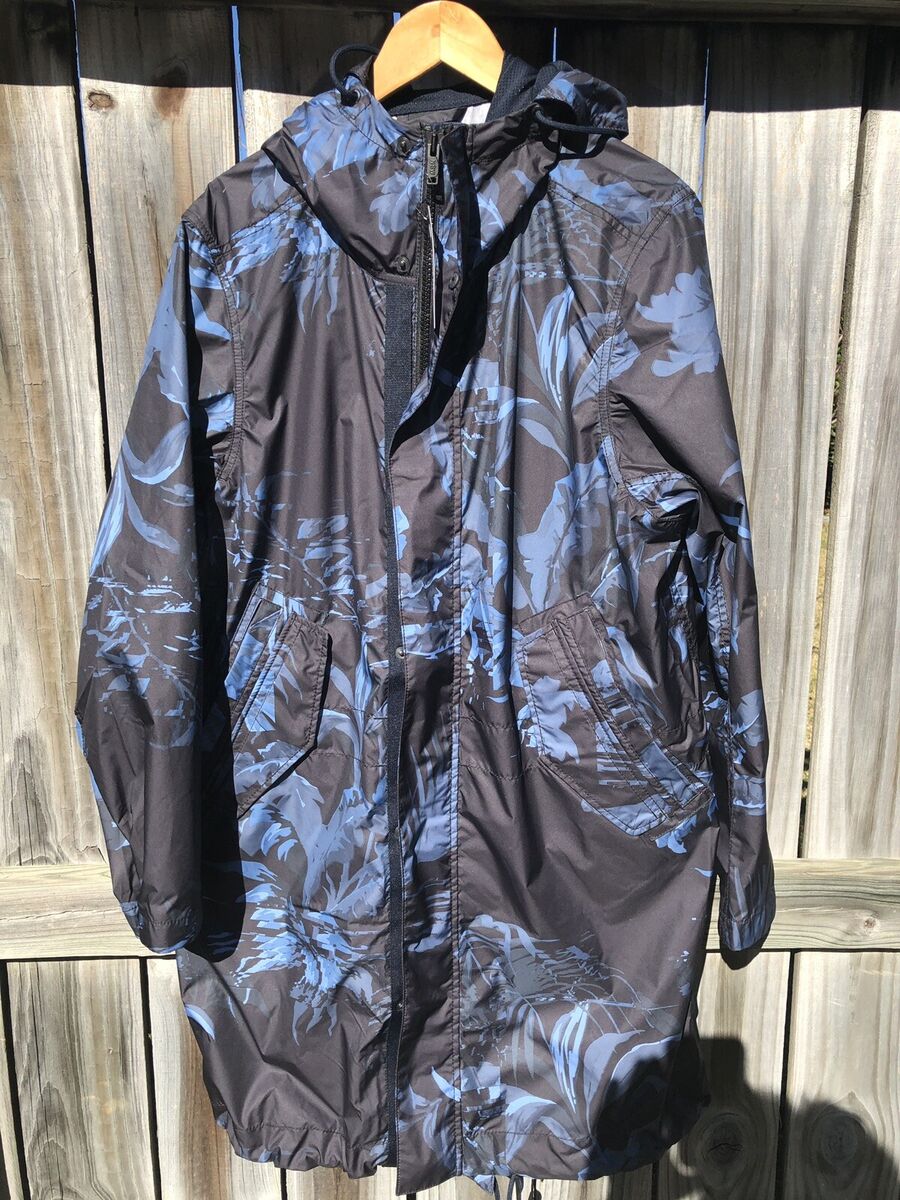 New Medium Nike Sportswear NSW Floral Printed Blue Parka New Medium Nike Sportswear NSW Floral Printed Blue Parka
