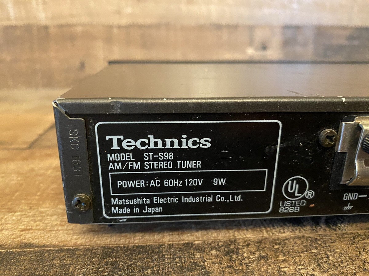 Technics ST-S98A Quartz Synthesizer AM / FM Stereo Tuner 24