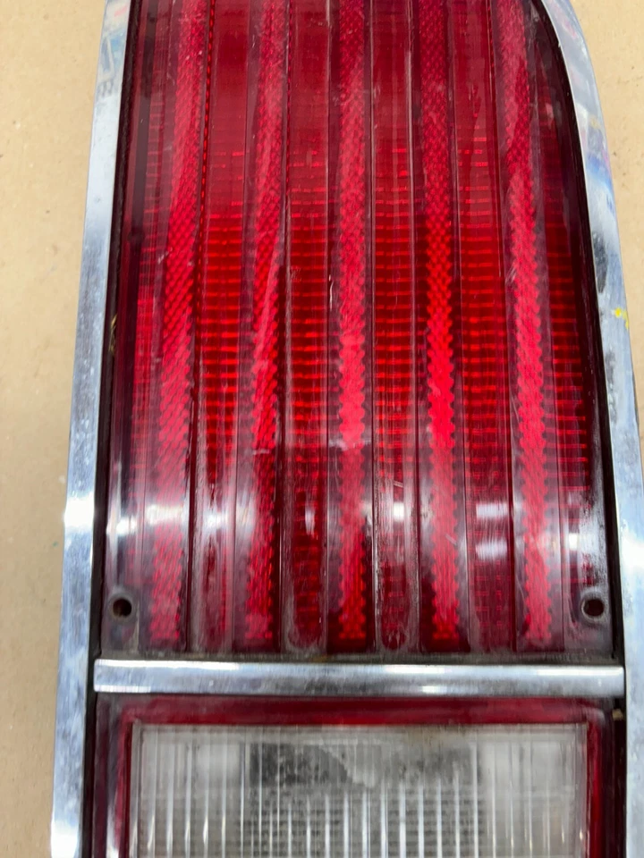 Luz trasera de pasajero derecha Ford Country Squire Wagon 1979 1991 D9AB-13441 Truckster Foto 3 de 4